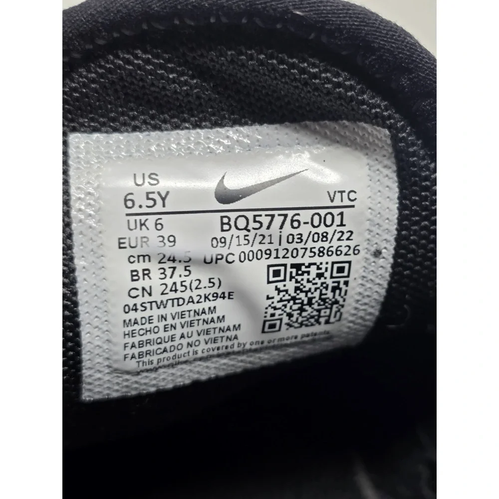 Nike Air Max 270 Kids Size 6.5Y Black Mesh Low Top Lace Up Sneakers BQ5776-001